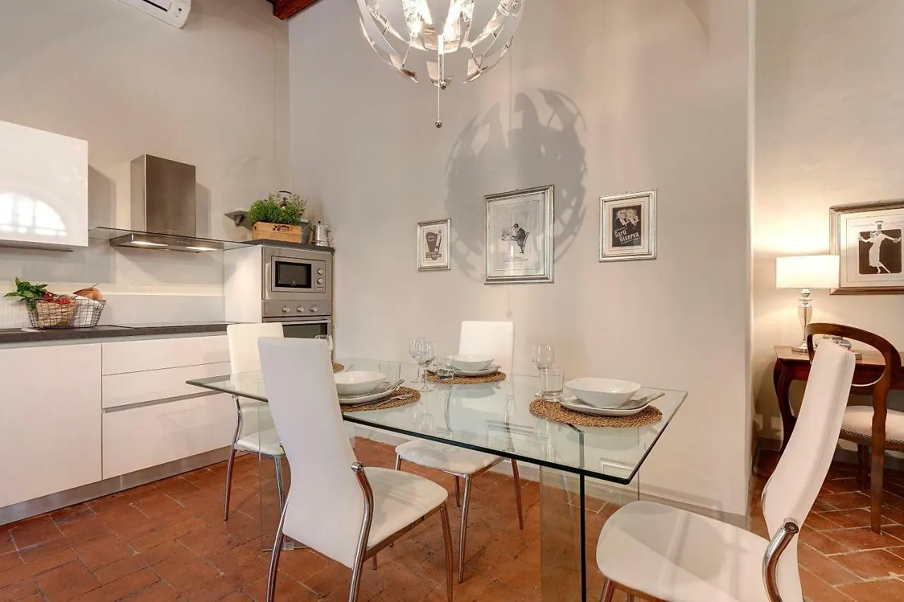 Courtyard Suite Florence Apartment