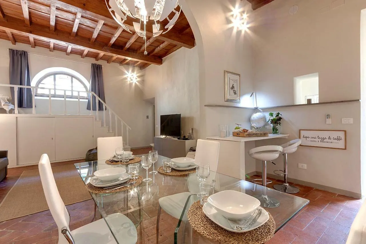 Courtyard Suite Firenze 0*,  Italia